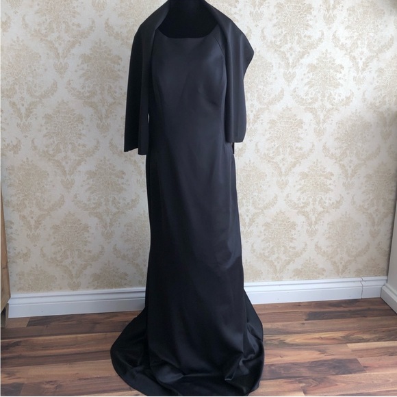 BNWT elegant black gown - Picture 2 of 14